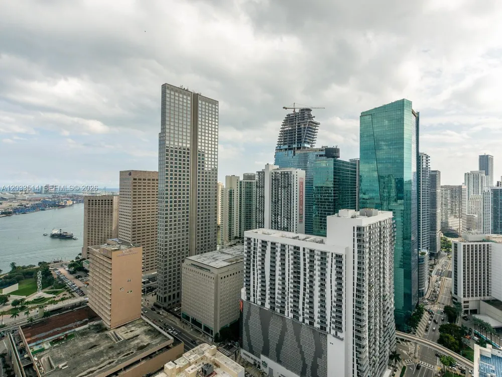 151 SE 1st St #807 Miami, FL 33131
