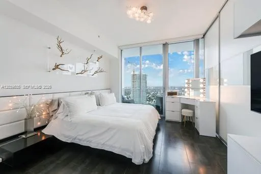 92 SW 3rd St #5108 Miami, FL 33130