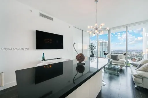 92 SW 3rd St #5108 Miami, FL 33130