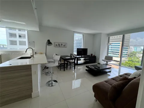 1300 Brickell Bay Dr #901