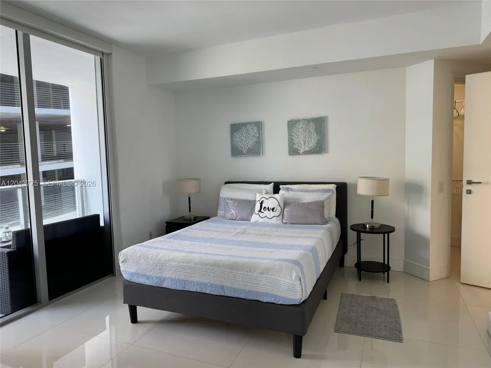 1300 Brickell Bay Dr #901 Miami, FL 33131