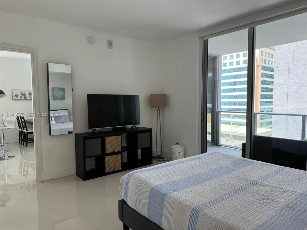 1300 Brickell Bay Dr #901 Miami, FL 33131