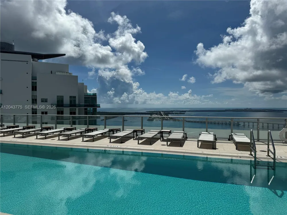 1300 Brickell Bay Dr #901 Miami, FL 33131