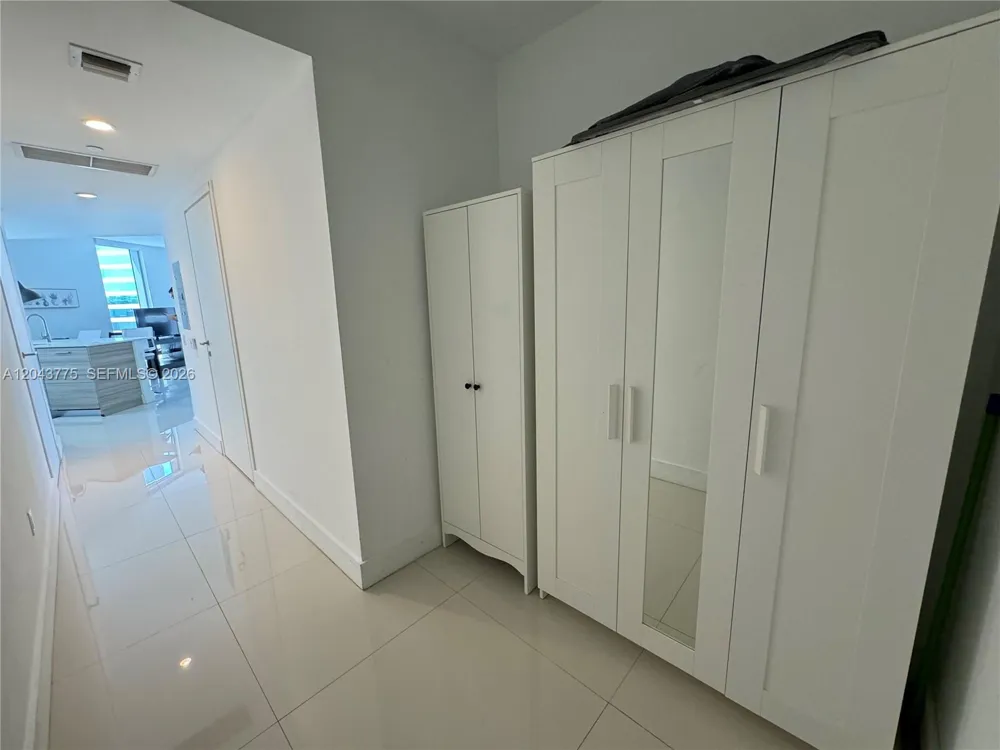 1300 Brickell Bay Dr #901 Miami, FL 33131