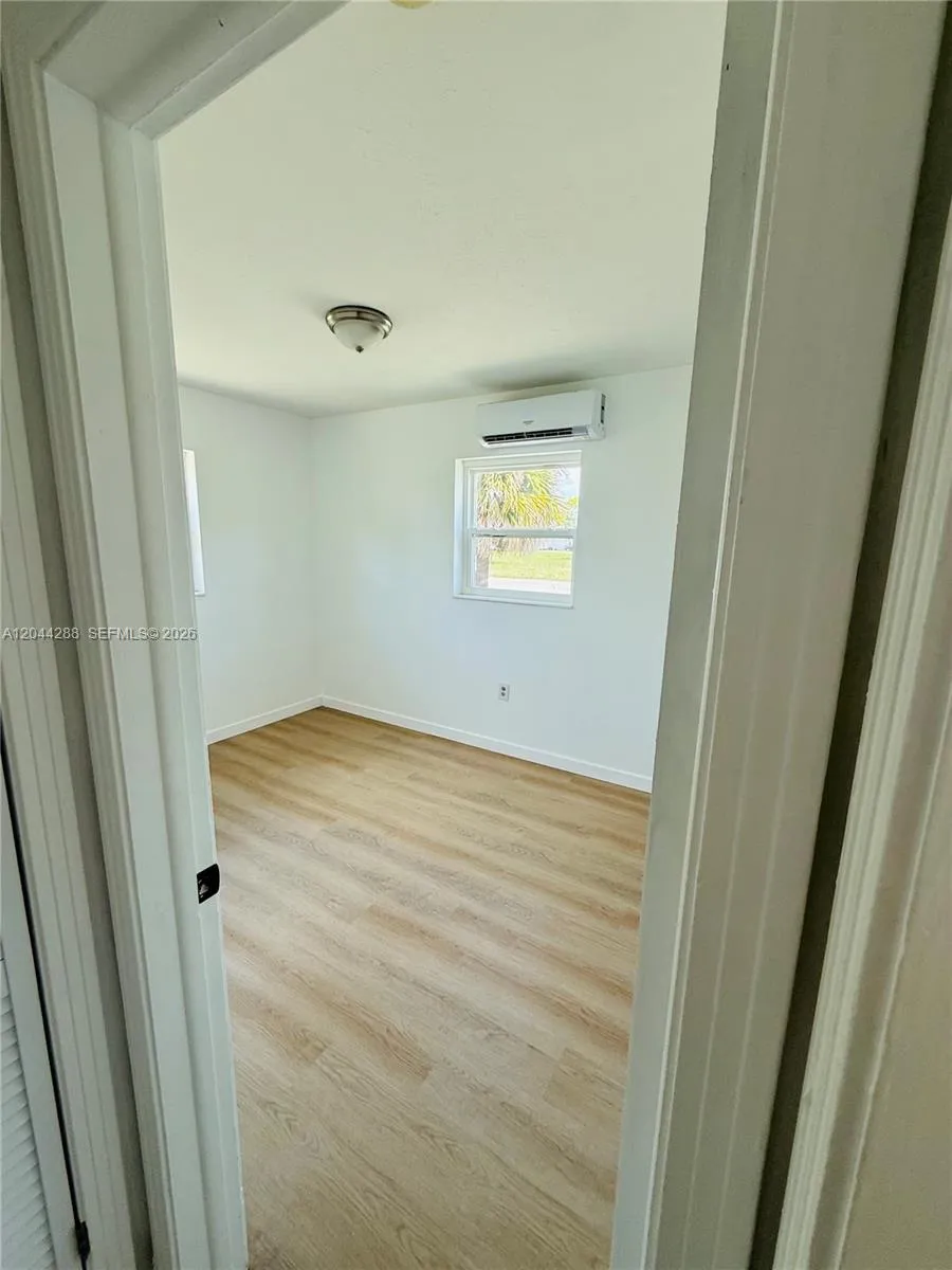 2423 Jeffcott St #1 North Fort Myers, FL 33901