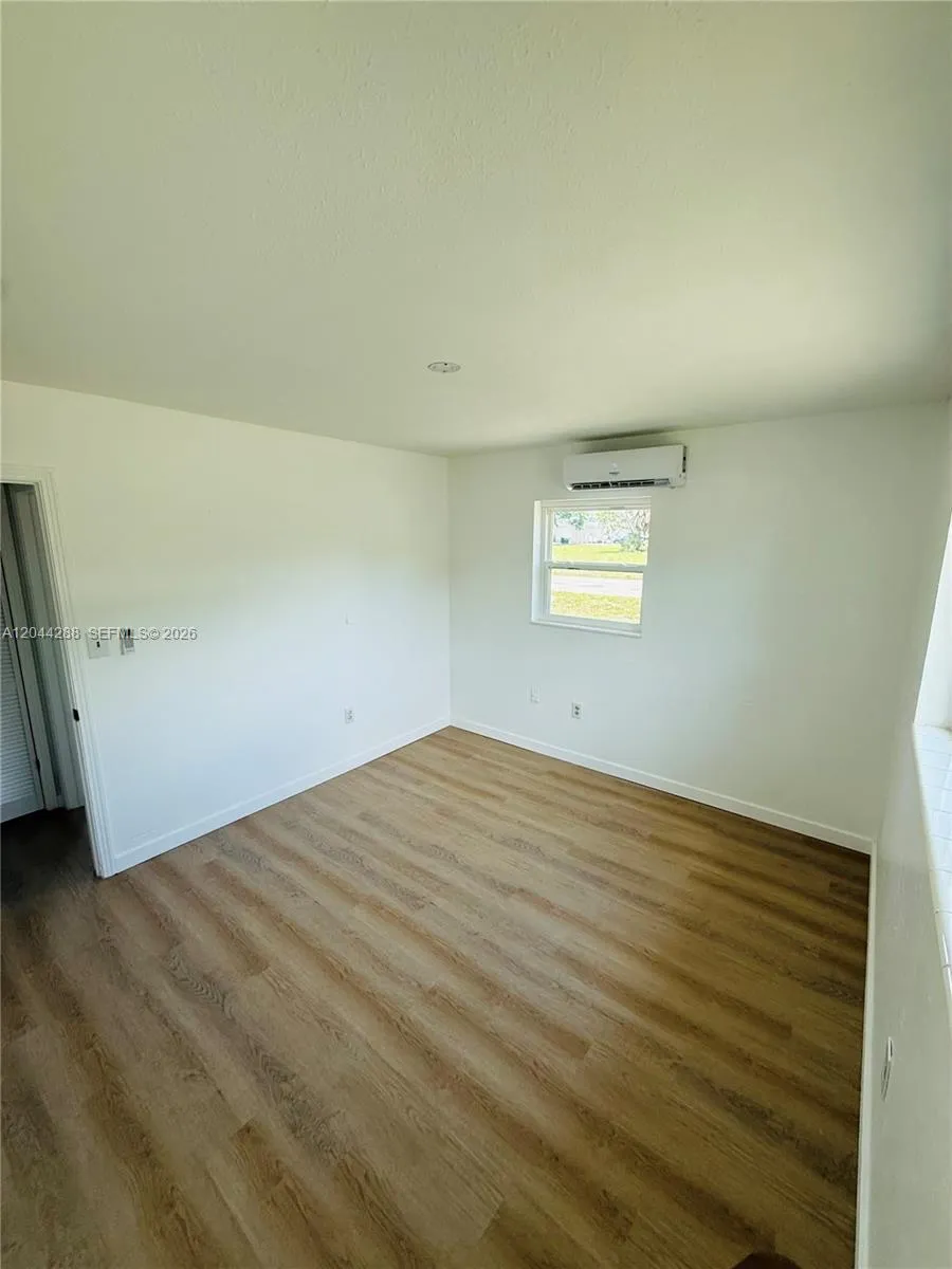 2423 Jeffcott St #1 North Fort Myers, FL 33901