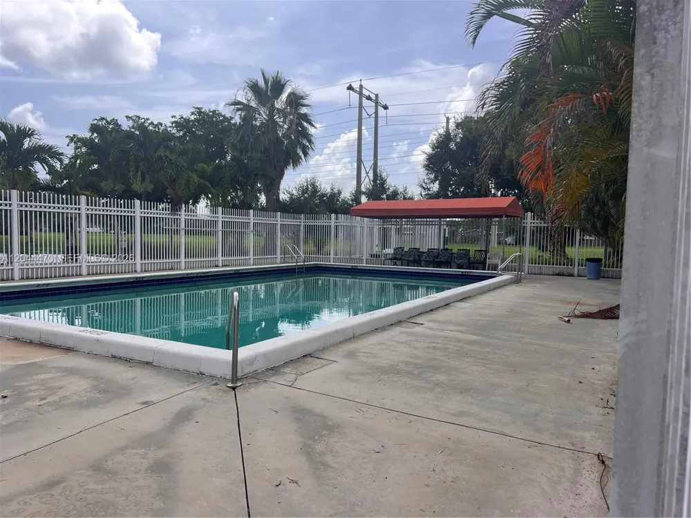 451 NW 100th Pl #101 Pembroke Pines, FL 33024