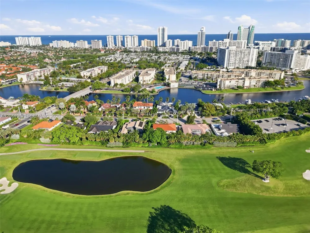 713 Diplomat Pkwy Hallandale Beach, FL 33009