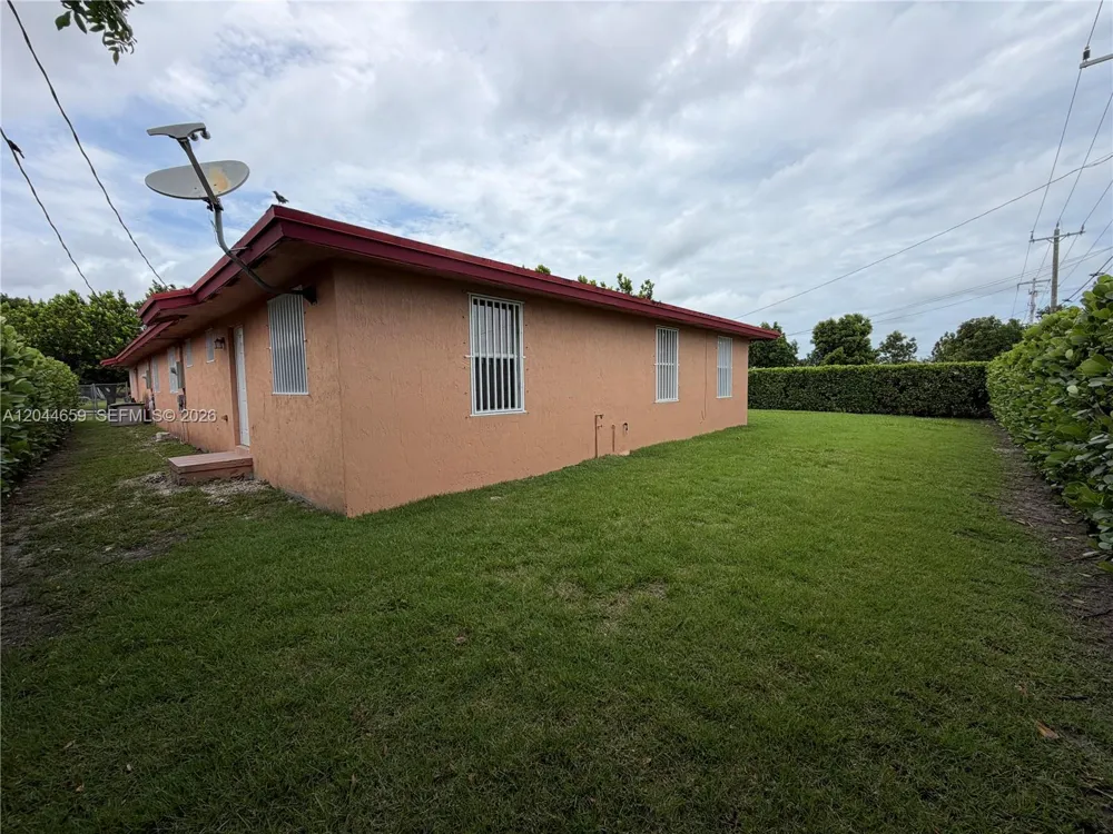 10530 SW 183rd St #2 Miami, FL 33157