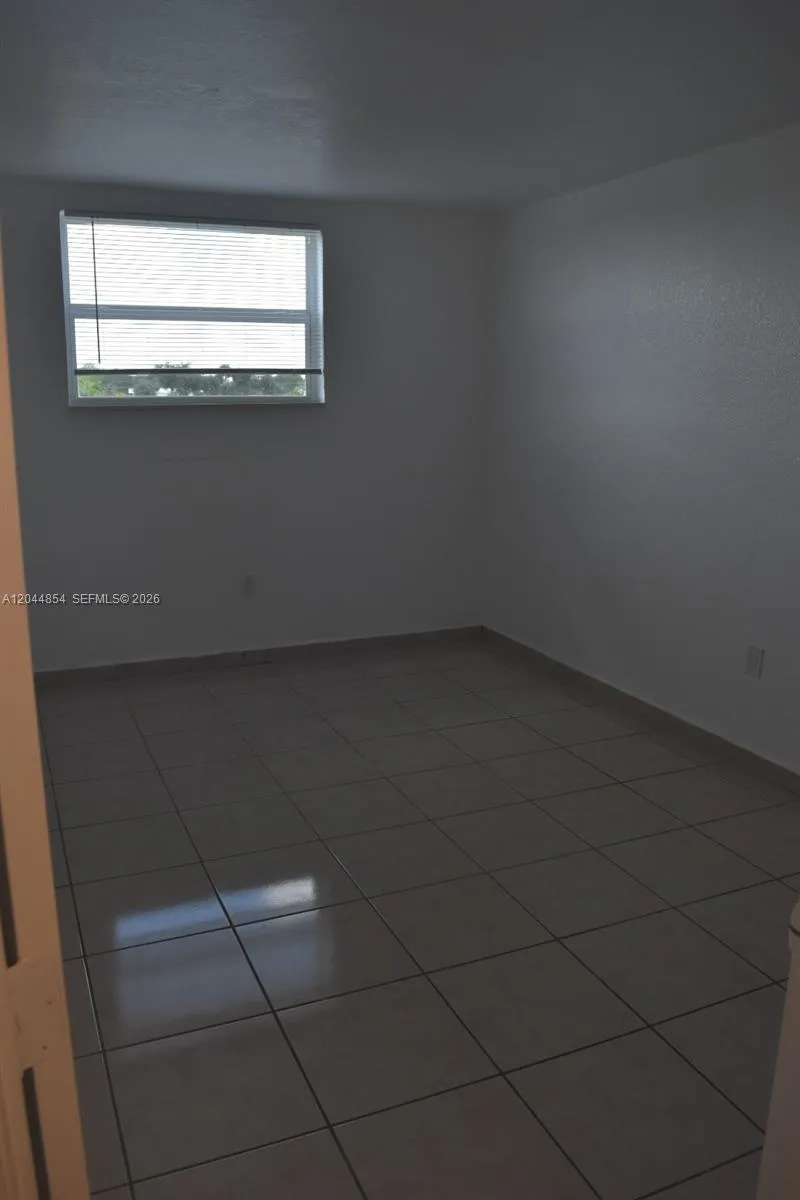 666 W 81st St #311 Hialeah, FL 33014