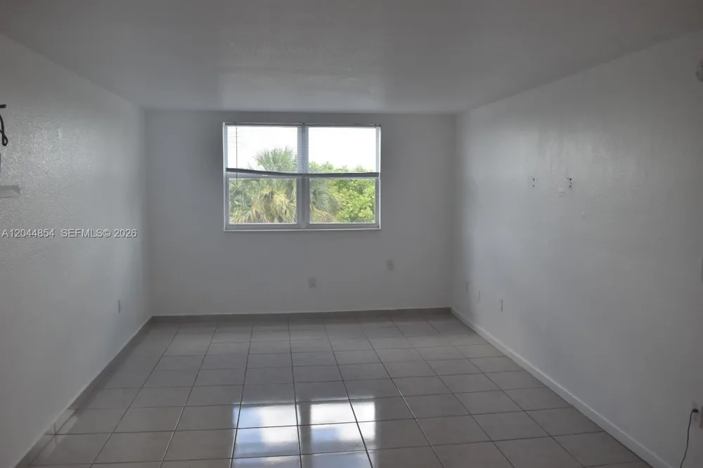 666 W 81st St #311 Hialeah, FL 33014