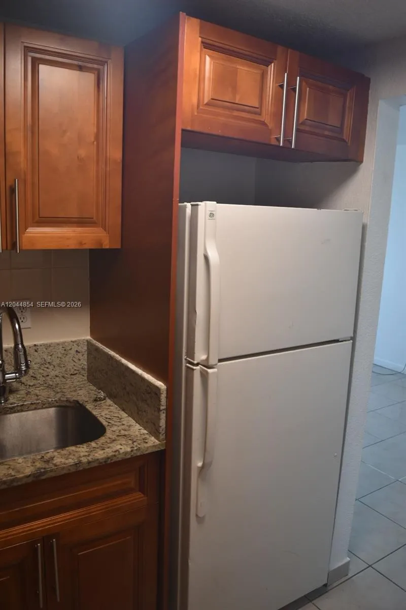 666 W 81st St #311 Hialeah, FL 33014