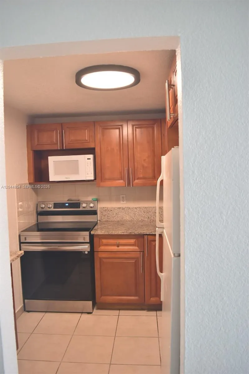 666 W 81st St #311 Hialeah, FL 33014