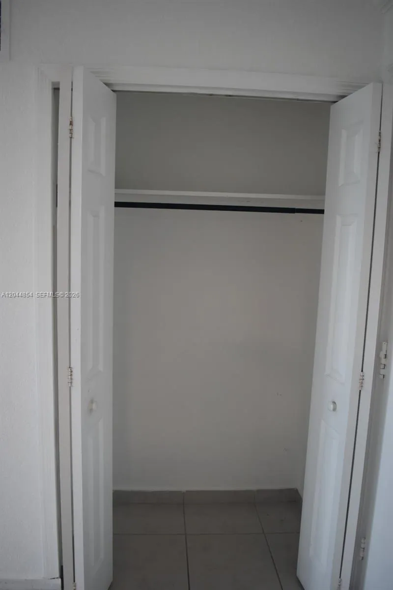666 W 81st St #311 Hialeah, FL 33014