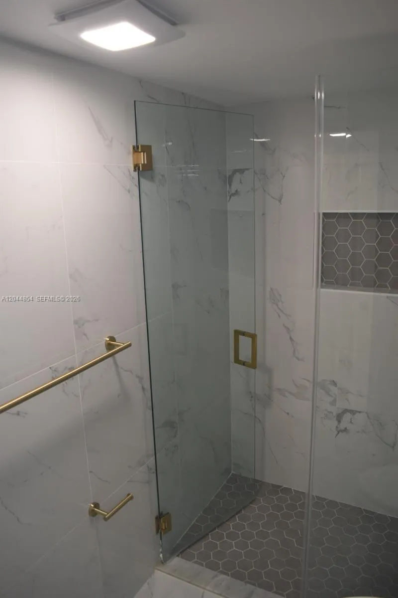 666 W 81st St #311 Hialeah, FL 33014