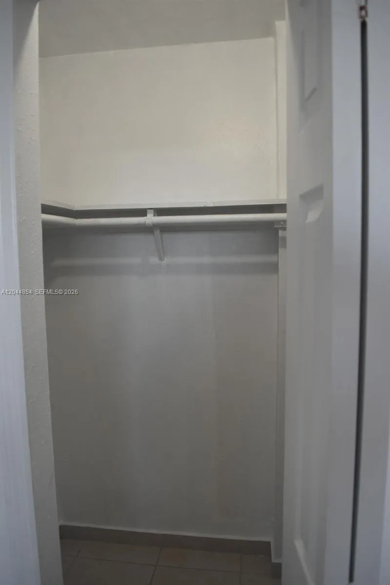 666 W 81st St #311 Hialeah, FL 33014
