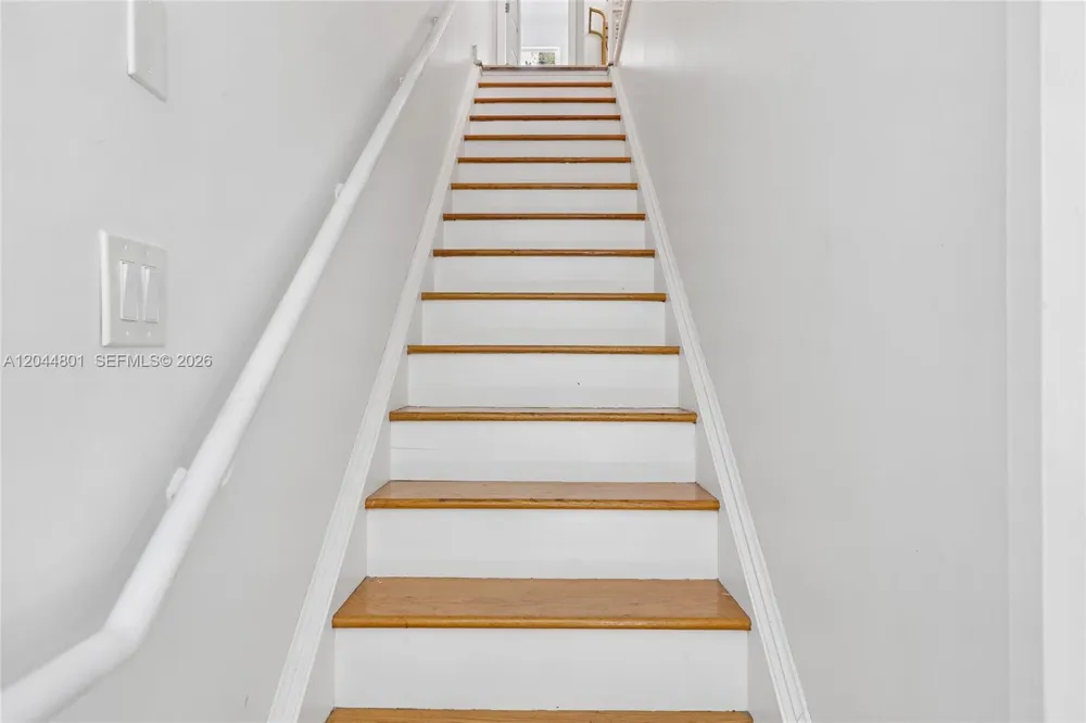 204 Washington Ave #13 Miami Beach, FL 33139