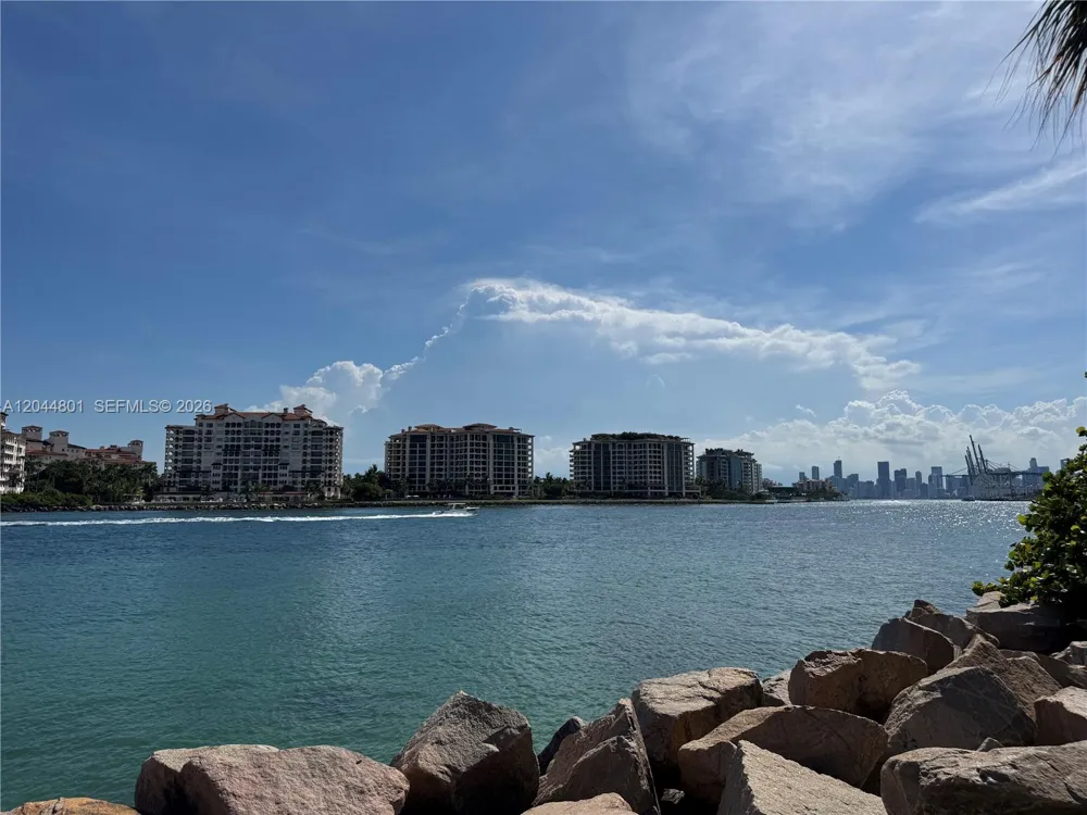 204 Washington Ave #13 Miami Beach, FL 33139