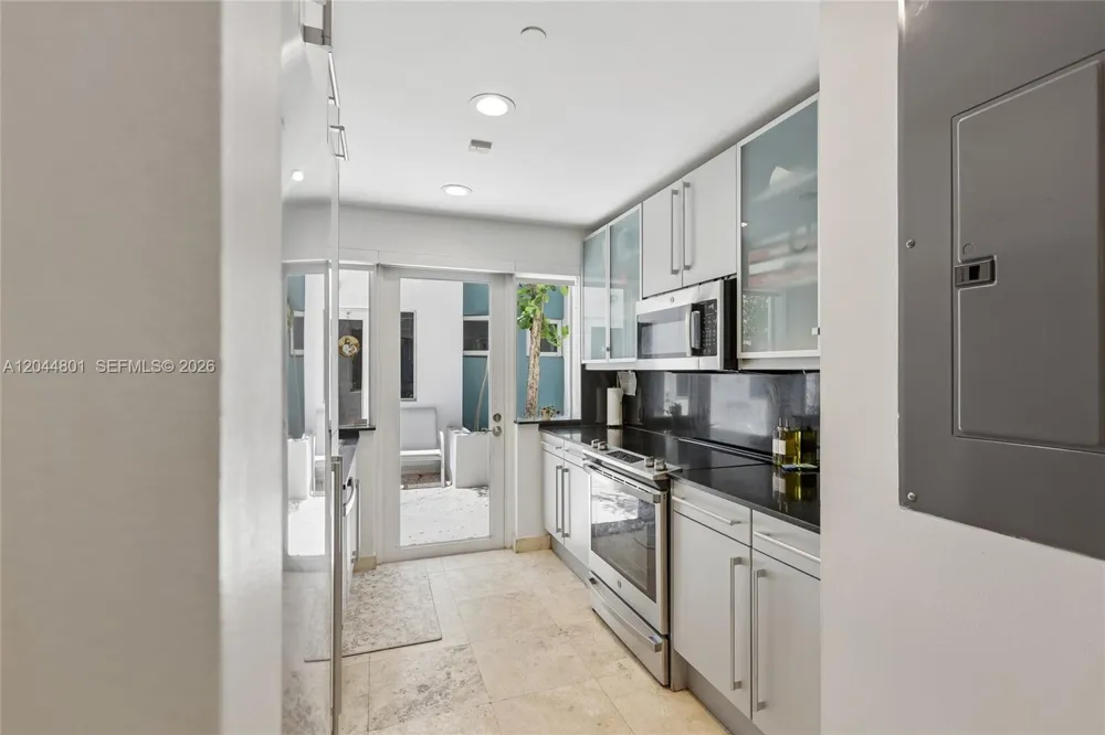 204 Washington Ave #13 Miami Beach, FL 33139