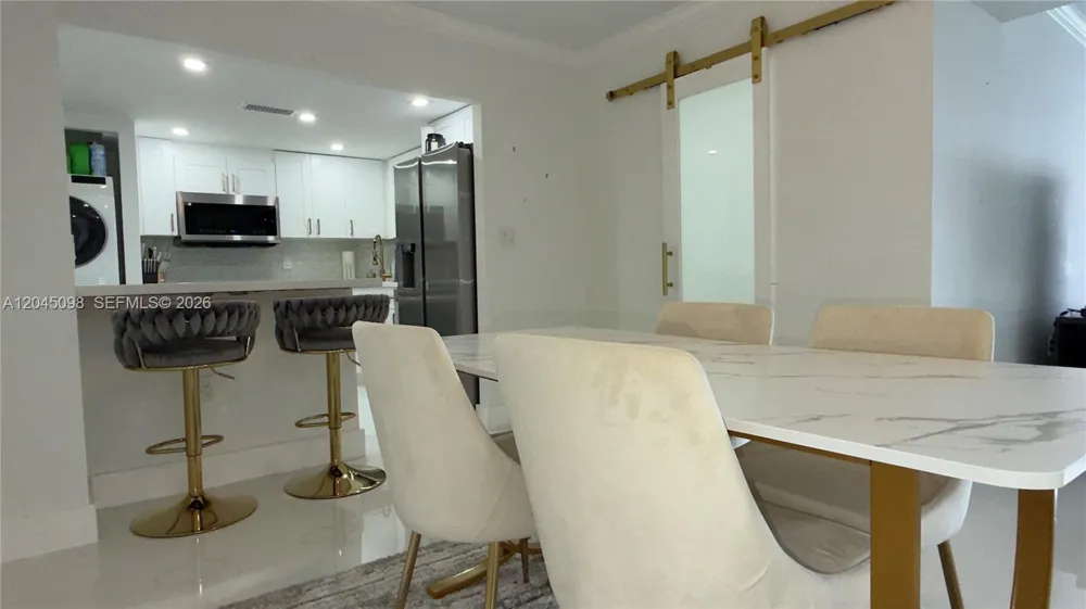 2333 Brickell Ave #614 Miami, FL 33129