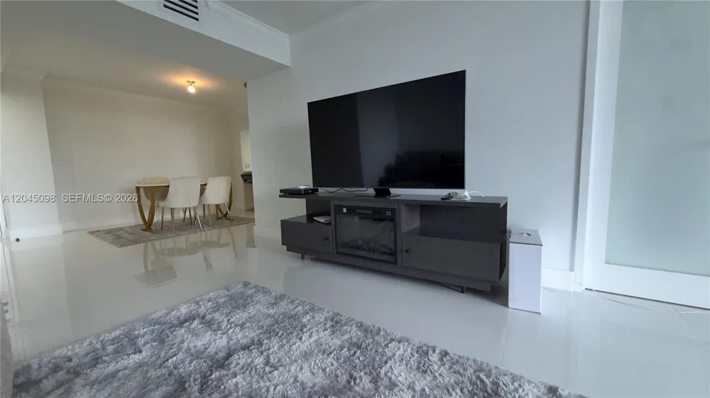 2333 Brickell Ave #614 Miami, FL 33129
