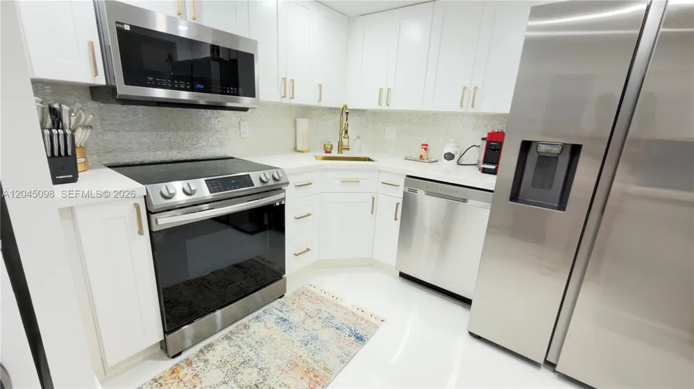 2333 Brickell Ave #614 Miami, FL 33129
