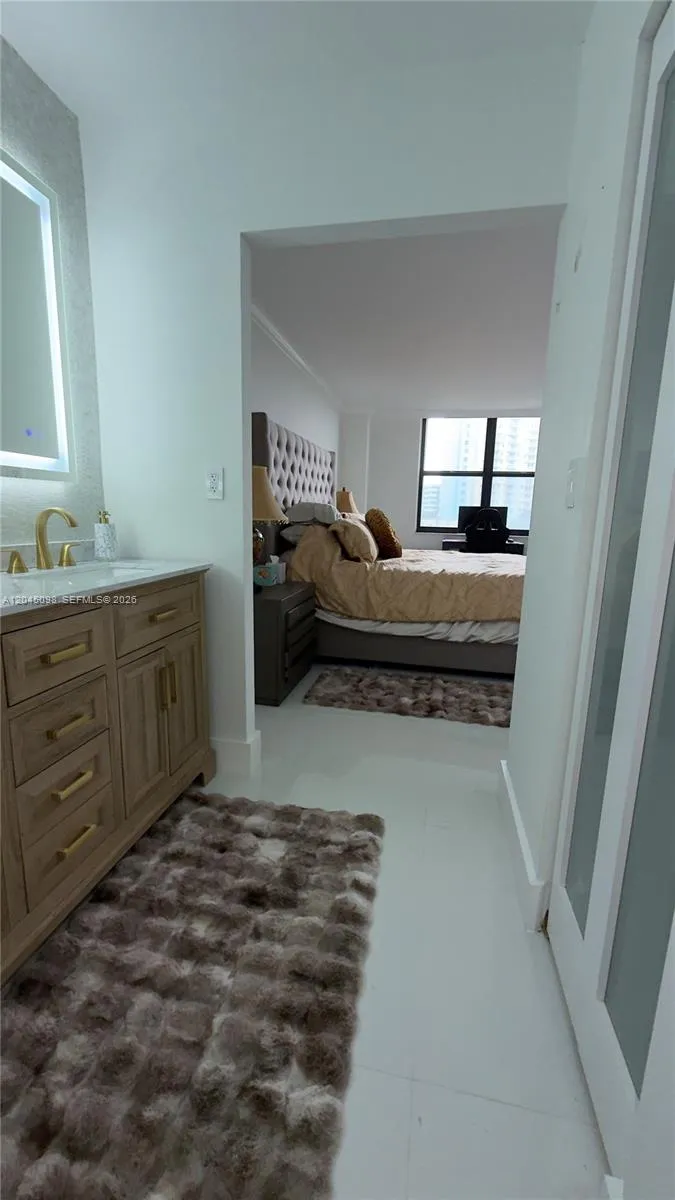 2333 Brickell Ave #614 Miami, FL 33129