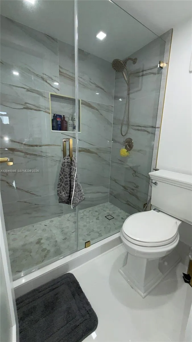 2333 Brickell Ave #614 Miami, FL 33129