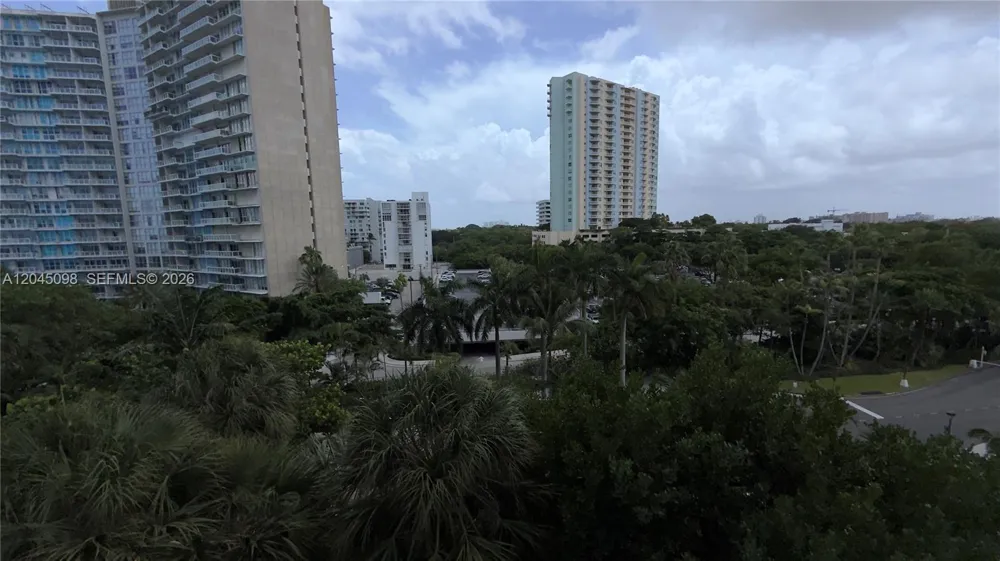 2333 Brickell Ave #614 Miami, FL 33129