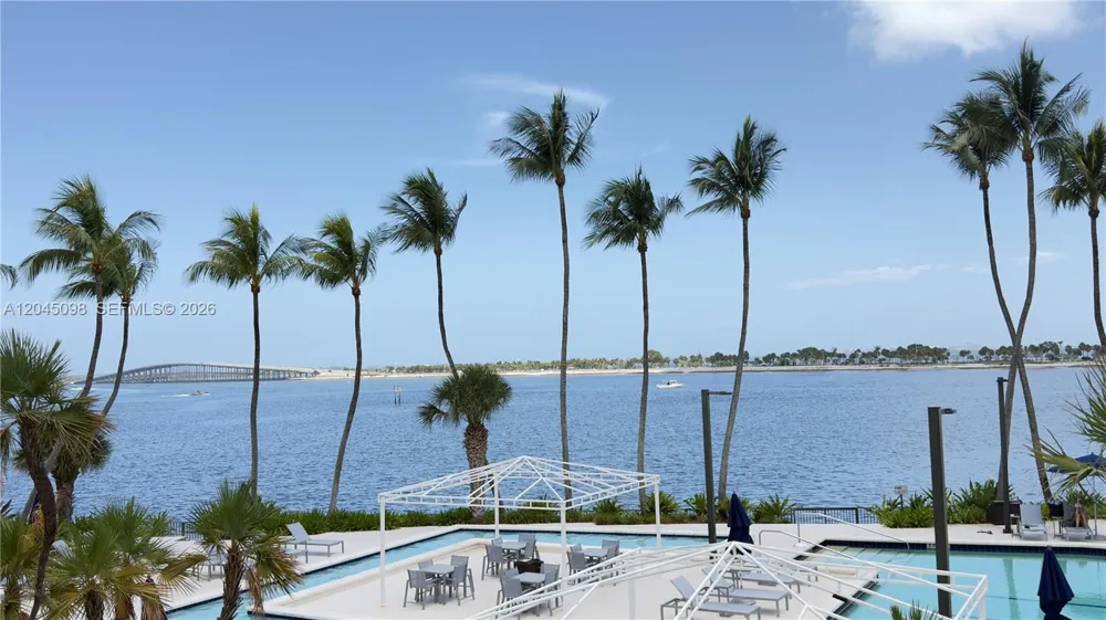 2333 Brickell Ave #614 Miami, FL 33129