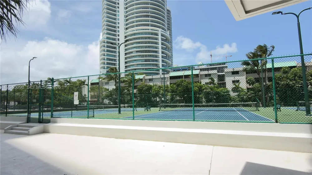 2333 Brickell Ave #614 Miami, FL 33129
