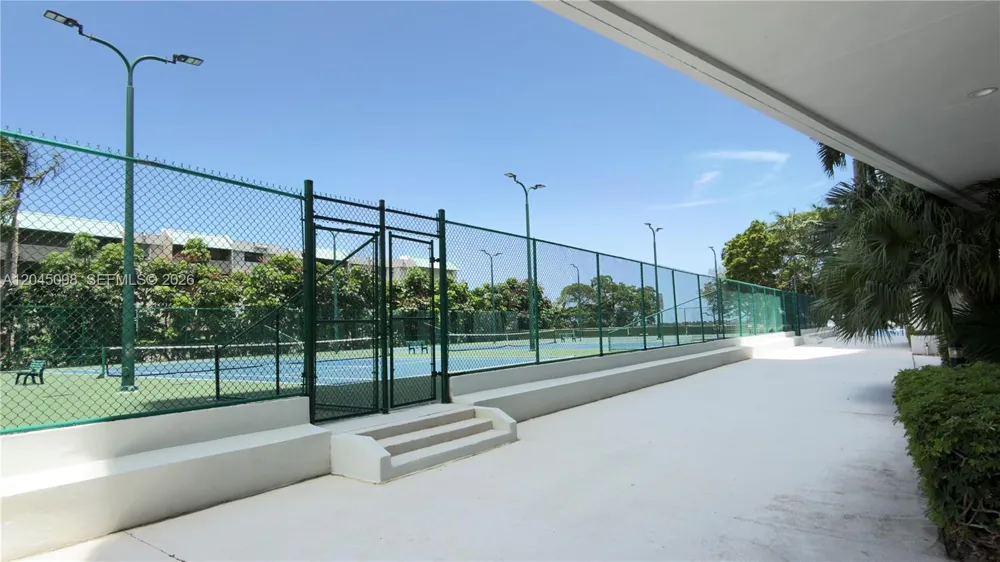 2333 Brickell Ave #614 Miami, FL 33129