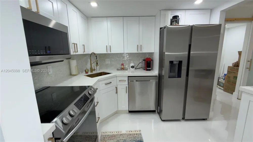 2333 Brickell Ave #614 Miami, FL 33129