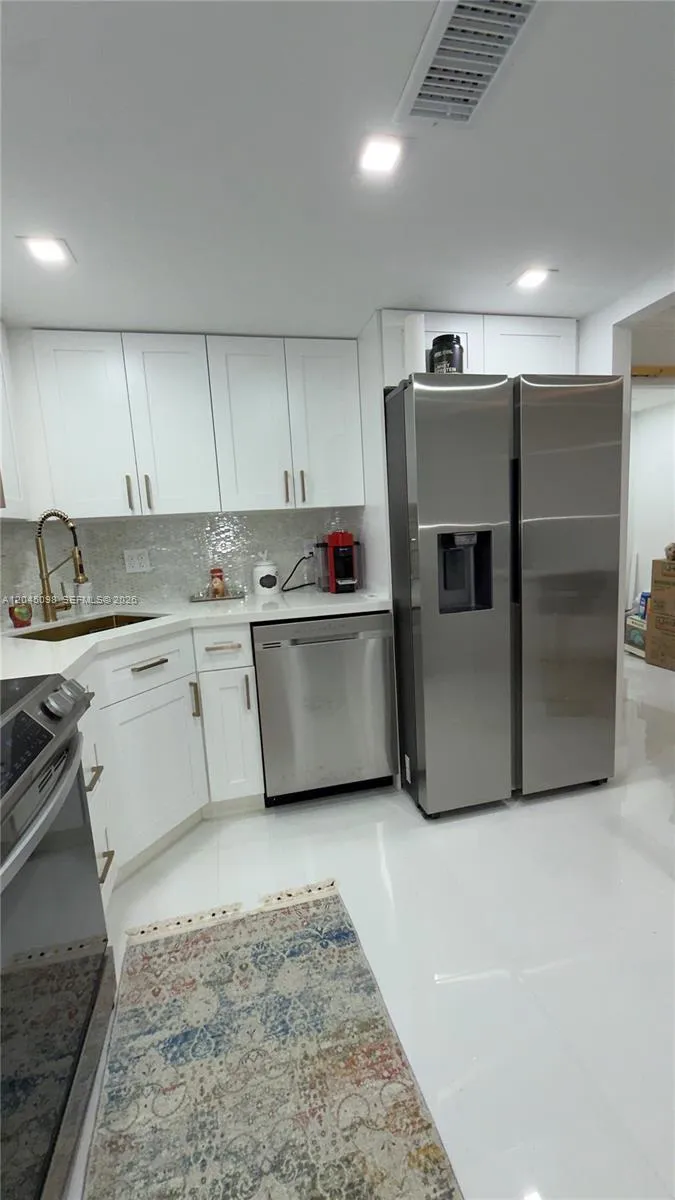 2333 Brickell Ave #614 Miami, FL 33129