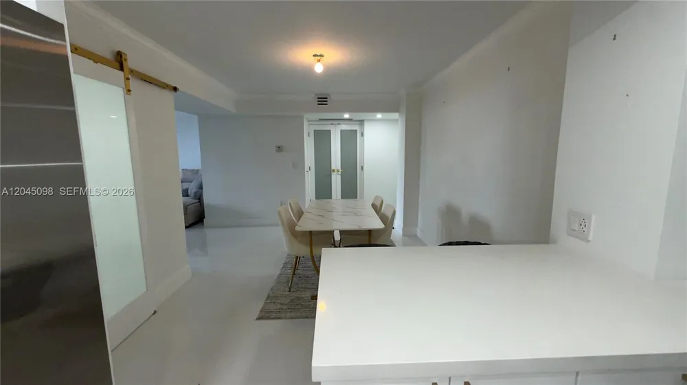 2333 Brickell Ave #614 Miami, FL 33129