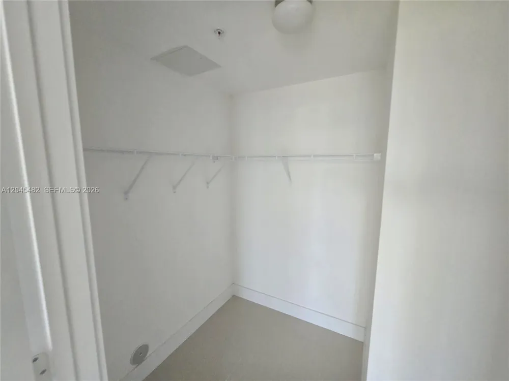 201 SW 17th Rd #611 Miami, FL 33129