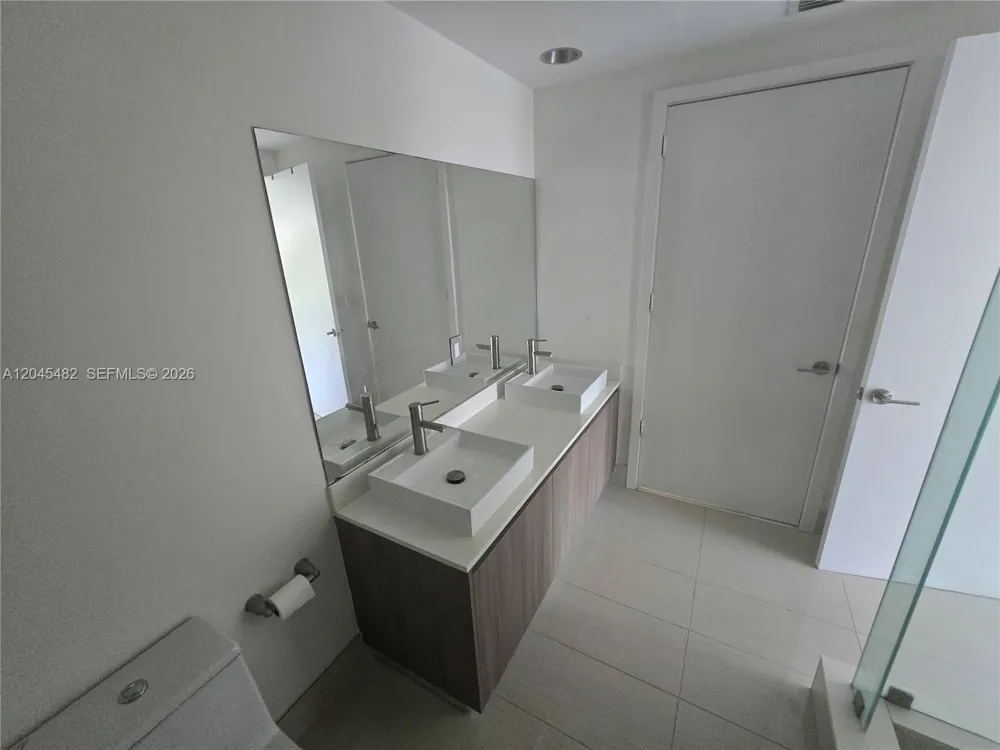 201 SW 17th Rd #611 Miami, FL 33129