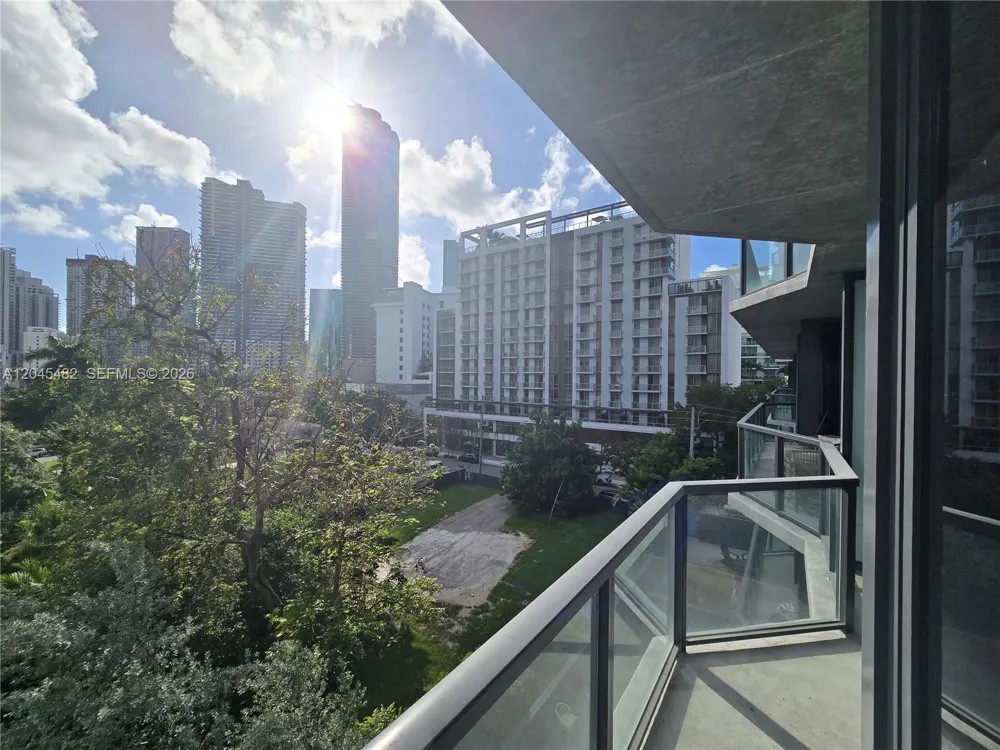 201 SW 17th Rd #611 Miami, FL 33129