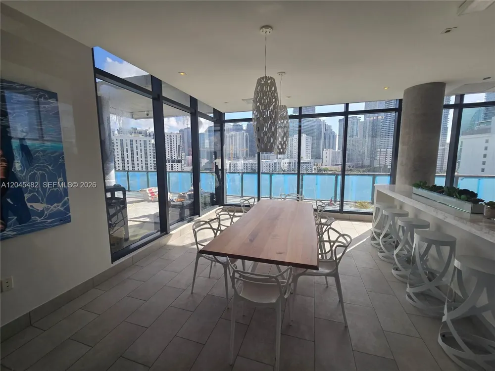 201 SW 17th Rd #611 Miami, FL 33129