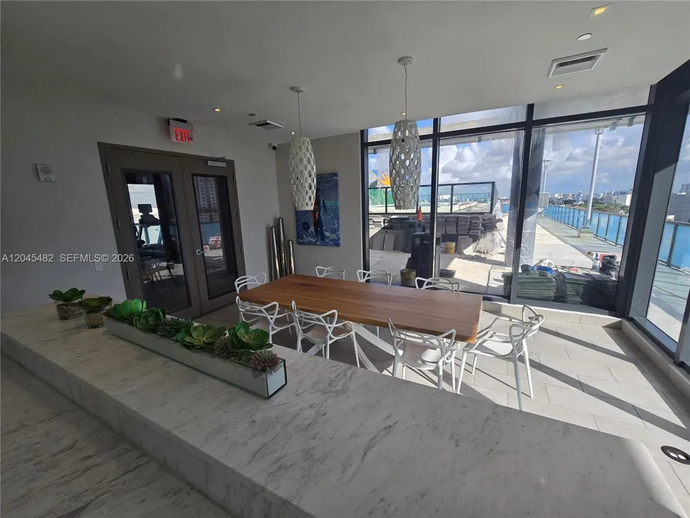 201 SW 17th Rd #611 Miami, FL 33129