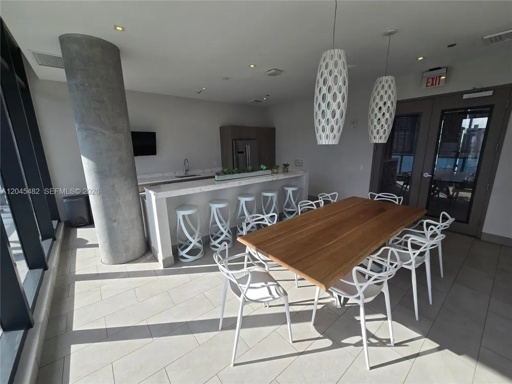 201 SW 17th Rd #611 Miami, FL 33129