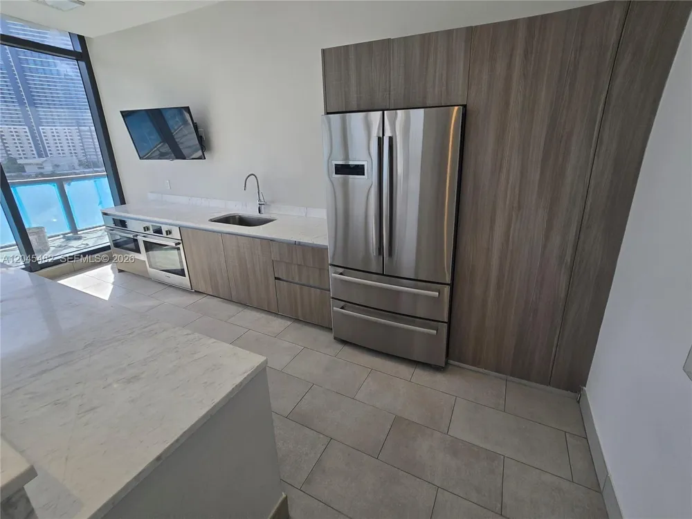 201 SW 17th Rd #611 Miami, FL 33129