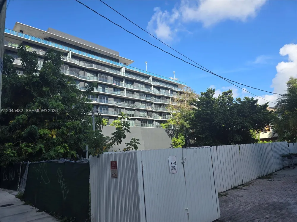 201 SW 17th Rd #611 Miami, FL 33129