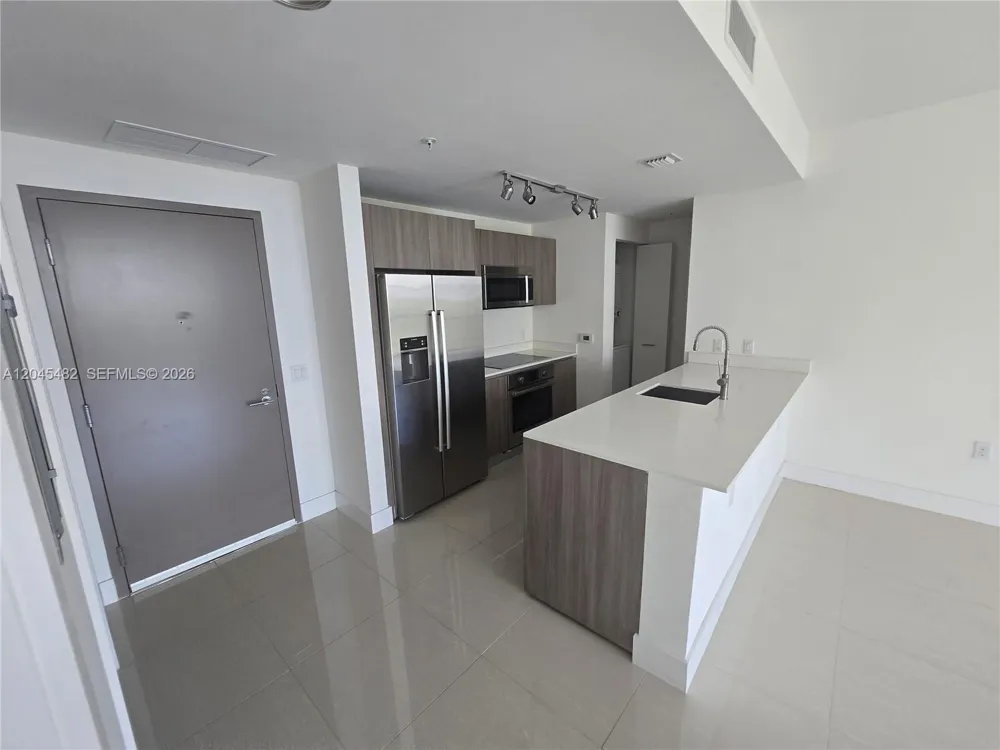 201 SW 17th Rd #611 Miami, FL 33129