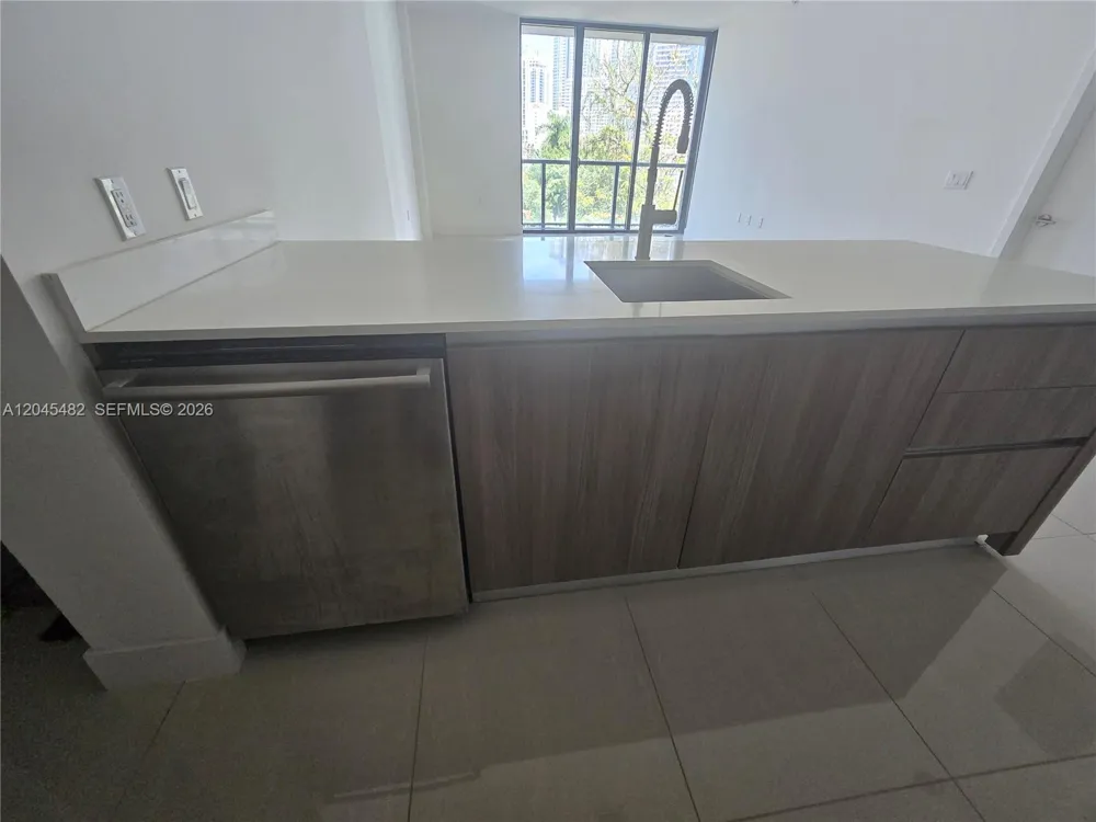 201 SW 17th Rd #611 Miami, FL 33129