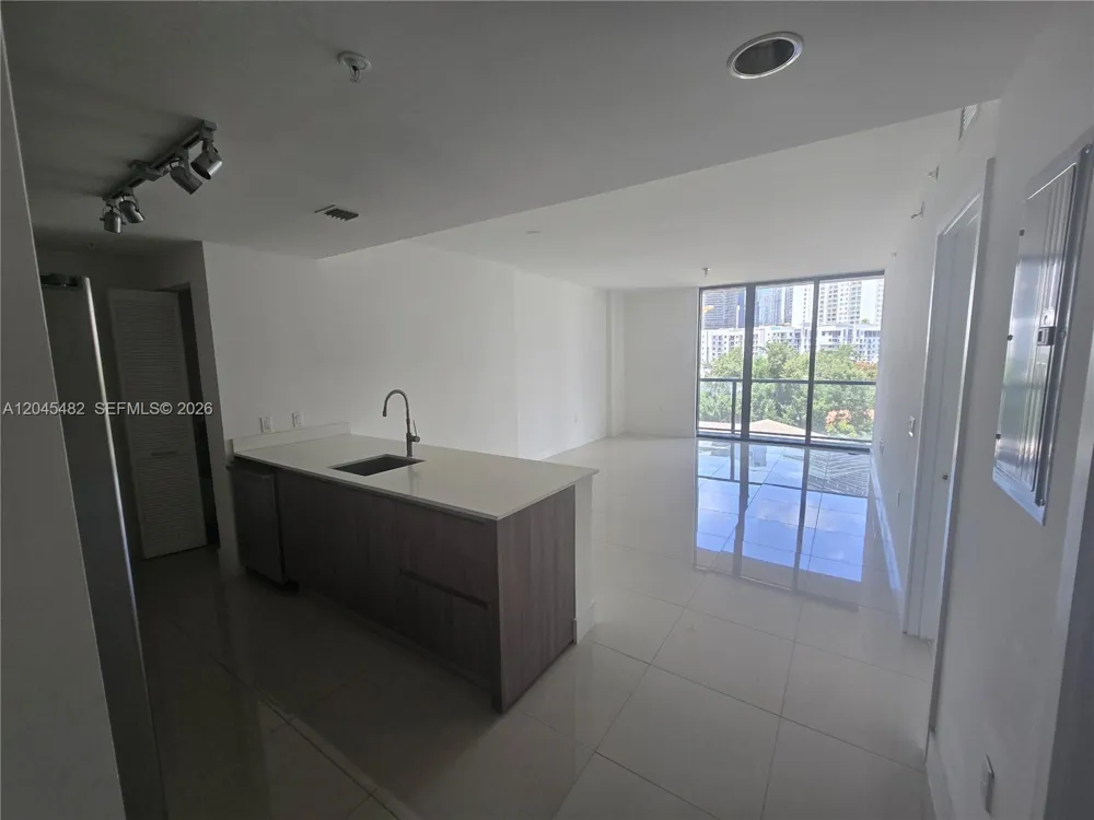 201 SW 17th Rd #611 Miami, FL 33129