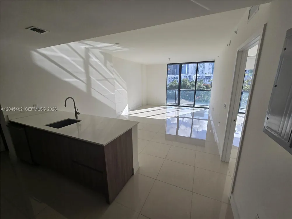 201 SW 17th Rd #611 Miami, FL 33129