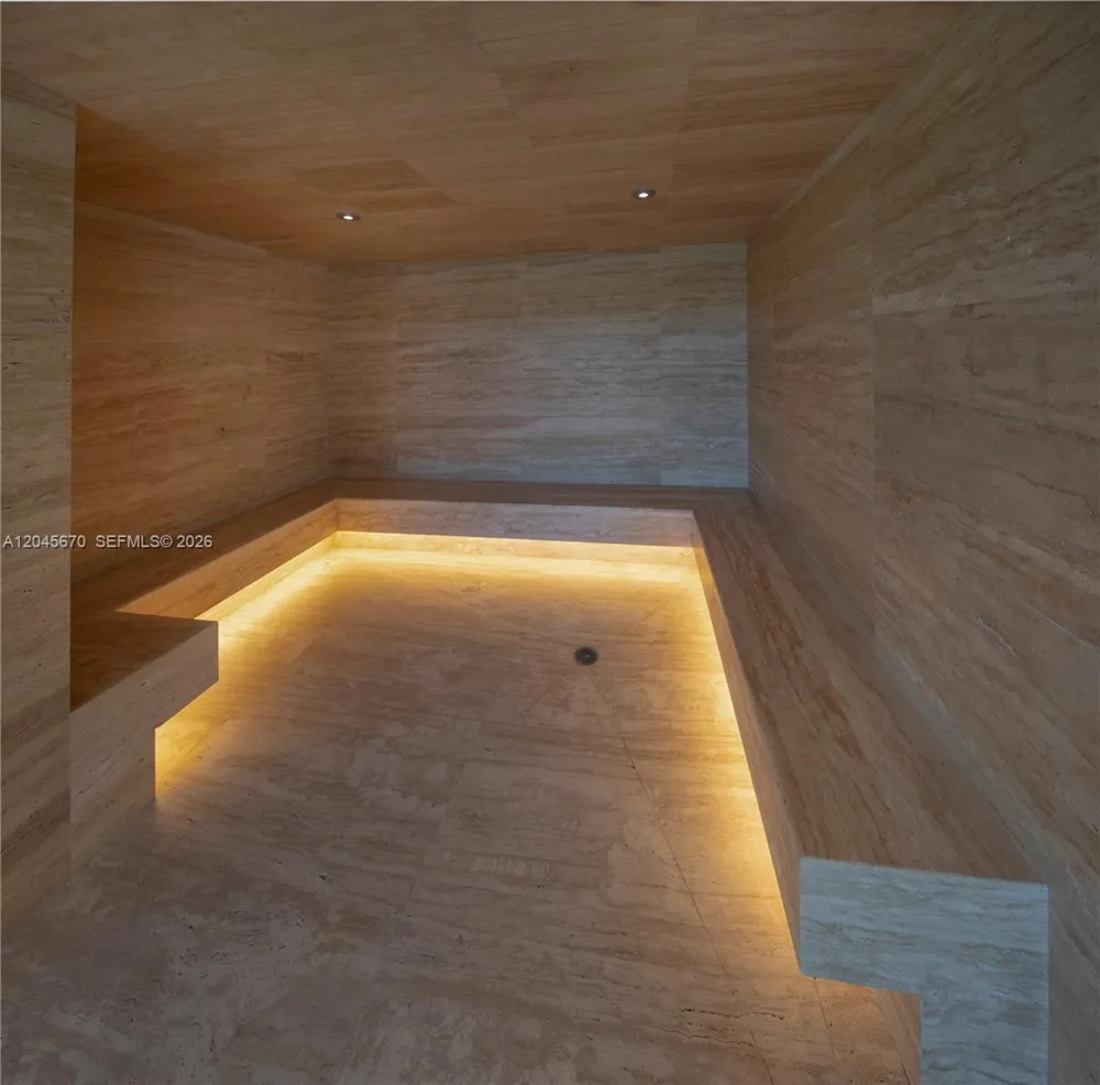 16385 Biscayne Blvd #2601 +2 PARKINGS North Miami Beach, FL 33160
