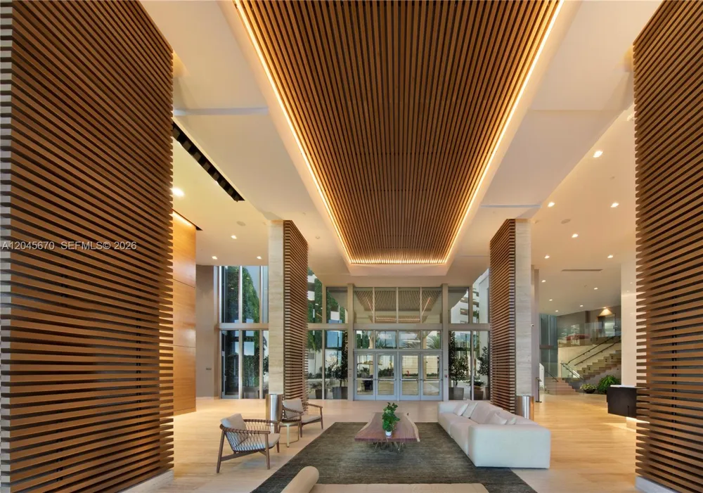 16385 Biscayne Blvd #2601 +2 PARKINGS North Miami Beach, FL 33160