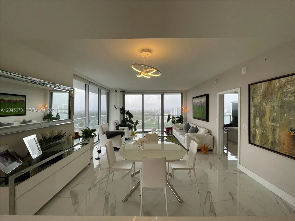 16385 Biscayne Blvd #2601 +2 PARKINGS North Miami Beach, FL 33160